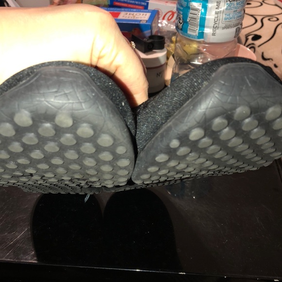 Skechers~air cooled memory foam~ Women's Black Memory Foam Shoes~8 - Picture 11 of 13